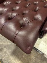 Load image into Gallery viewer, Barrymore Upholstered Accent Chair