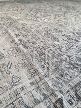 Load image into Gallery viewer, 8'10" x 12' Westbrook Washable Oirental Rug