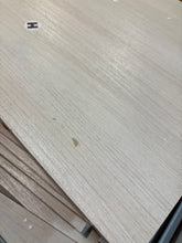 Load image into Gallery viewer, Kelly 61.7'' - 91.7'' Closet System