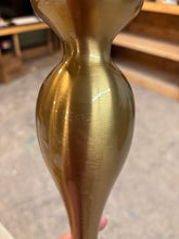 Load image into Gallery viewer, Round Pedestal End Table