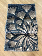 Load image into Gallery viewer, Kimbrel 2&#39; x 3&#39; Floral Indoor Rug