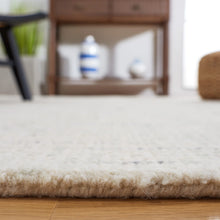 Load image into Gallery viewer, 5' x 8' Esteban Handmade Tufted Wool Indoor Area Rug in Light Grey