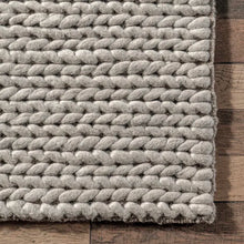 Load image into Gallery viewer, 6&#39; x 9&#39; Handmade Braided Wool Light Grey Rug