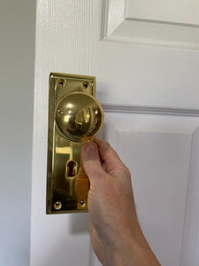 New York Door Knob with New York Long Plate - Privacy