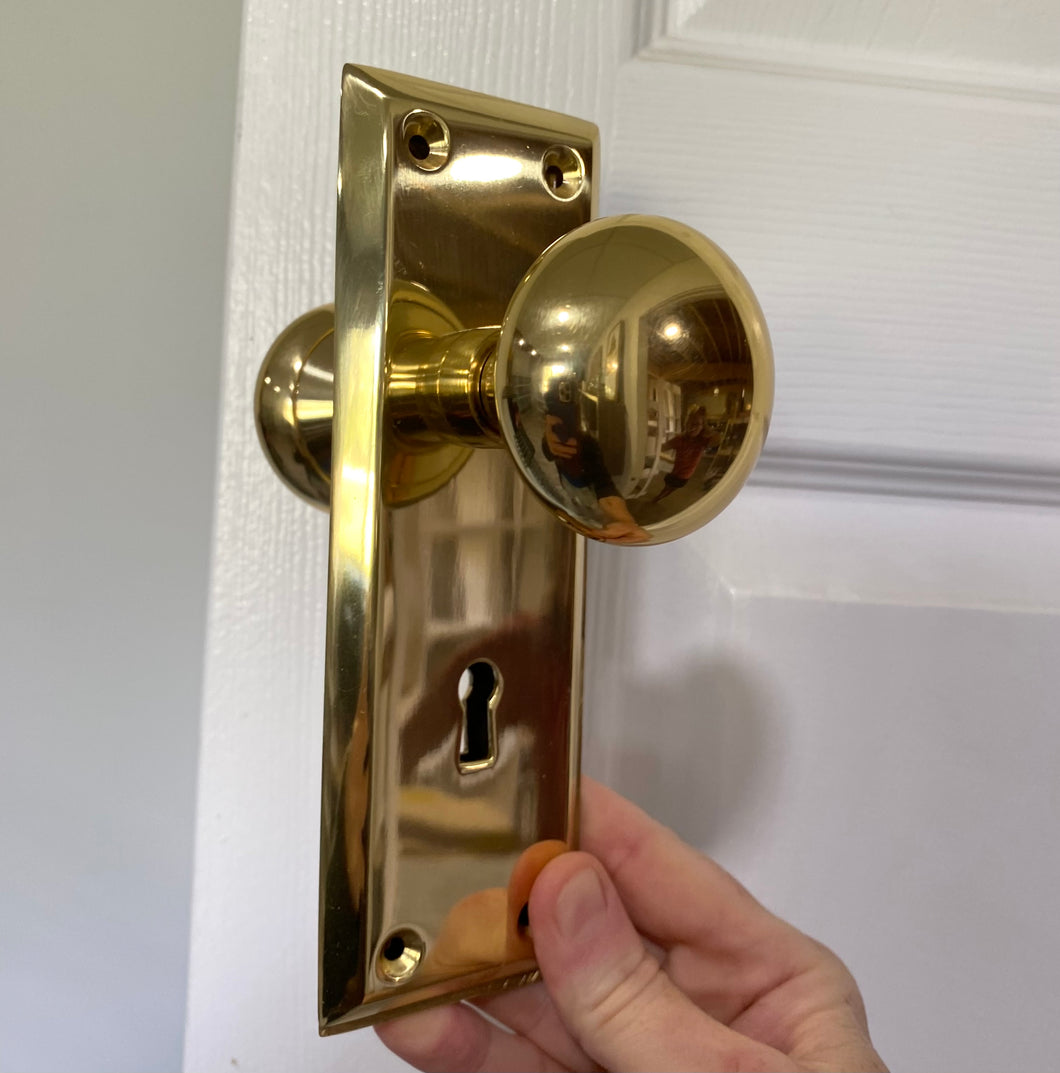 New York Door Knob with New York Long Plate - Privacy