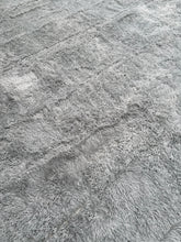 Load image into Gallery viewer, 8&#39; x 10&#39; Shahen Indoor Rug Grey