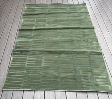 Load image into Gallery viewer, 5&#39; x 8&#39; Kailani Geometric Machine Washable Area Rug