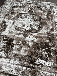 7'10" x 11' Brandt Oriental Indoor Rug, Light Brown, Chocolate, Ivory