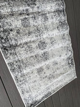 Load image into Gallery viewer, 3&#39; x 5&#39; Brandt Floral Grey Area Rug