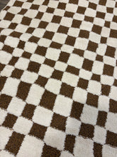 Load image into Gallery viewer, 6'7" x 9' Carmin Checkered Indoor Rug