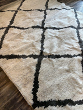 Load image into Gallery viewer, 8&#39; x 10&#39; Power Geometric Shag Ivory/Black Area Rug