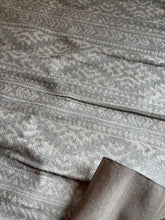Load image into Gallery viewer, 8&#39; x 8&#39; Cobos Southwestern Grey/Ivory Rug