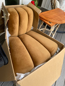 90” Iyleena Upholstered Sectional Caramel