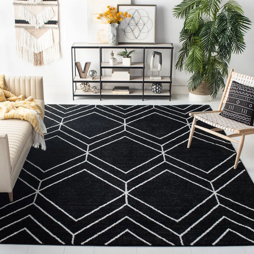8' x 10' Geometric Black/Ivory Area Rug