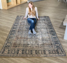 Load image into Gallery viewer, 5&#39; x 7&#39;6 Vache Oriental Grey/Beige Area Rug