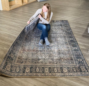 5' x 7'6 Vache Oriental Grey/Beige Area Rug