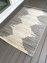 Load image into Gallery viewer, Bohemian Stripe 4&#39; x 6&#39; Area Rug