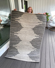 Load image into Gallery viewer, Bohemian Stripe 4&#39; x 6&#39; Area Rug