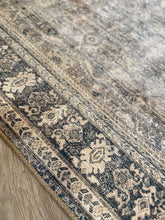 Load image into Gallery viewer, 5&#39; x 7&#39;6 Vache Oriental Grey/Beige Area Rug