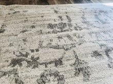 Load image into Gallery viewer, 10&#39; x 14&#39; Safavieh Madison Silver/Ivory Area Rug