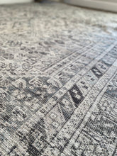 Load image into Gallery viewer, 8&#39;10&quot; x 12&#39; Westbrook Washable Oirental Rug