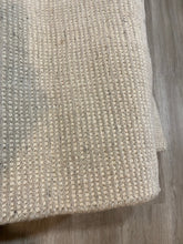 Load image into Gallery viewer, 2&#39;7&quot; x 13’11” Jill Zarin Farmhouse English Manor Wool/Cotton Rug