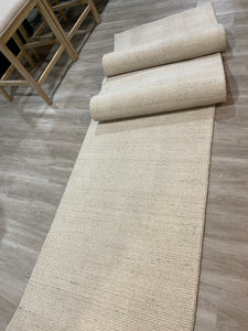 2'7" x 13’11” Jill Zarin Farmhouse English Manor Wool/Cotton Rug