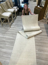 Load image into Gallery viewer, 2&#39;7&quot; x 13’11” Jill Zarin Farmhouse English Manor Wool/Cotton Rug