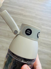 Load image into Gallery viewer, MLB Chicago White Sox Retro Sport Venture Water Bottle - 24oz