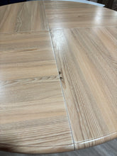 Load image into Gallery viewer, Round Dining Table for 4, Farmhouse Kitchen Table with Metal Base