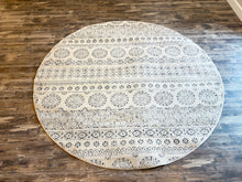 Load image into Gallery viewer, 7&#39;10&quot; Round Batty Floral Indoor Rug