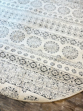 Load image into Gallery viewer, 7&#39;10&quot; Round Batty Floral Indoor Rug