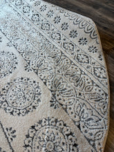 Load image into Gallery viewer, 7&#39;10&quot; Round Batty Floral Indoor Rug