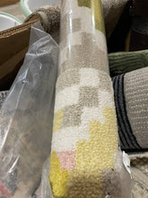 Load image into Gallery viewer, 4’ x 5’6” Washable Floral Non-Skid Area Rug