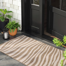 Load image into Gallery viewer, 5’ x 7’ Wavy Lines Threshold Area Rug