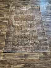 Load image into Gallery viewer, 5' x 7'6" Billie Oriental Tobacco/Rust Area Rug