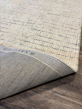 Load image into Gallery viewer, 5' x 8' Esteban Handmade Tufted Wool Indoor Area Rug in Light Grey