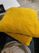 Load image into Gallery viewer, Bello oblong decorative pillows (set of 2), 18&quot; x 18&quot; Mustard