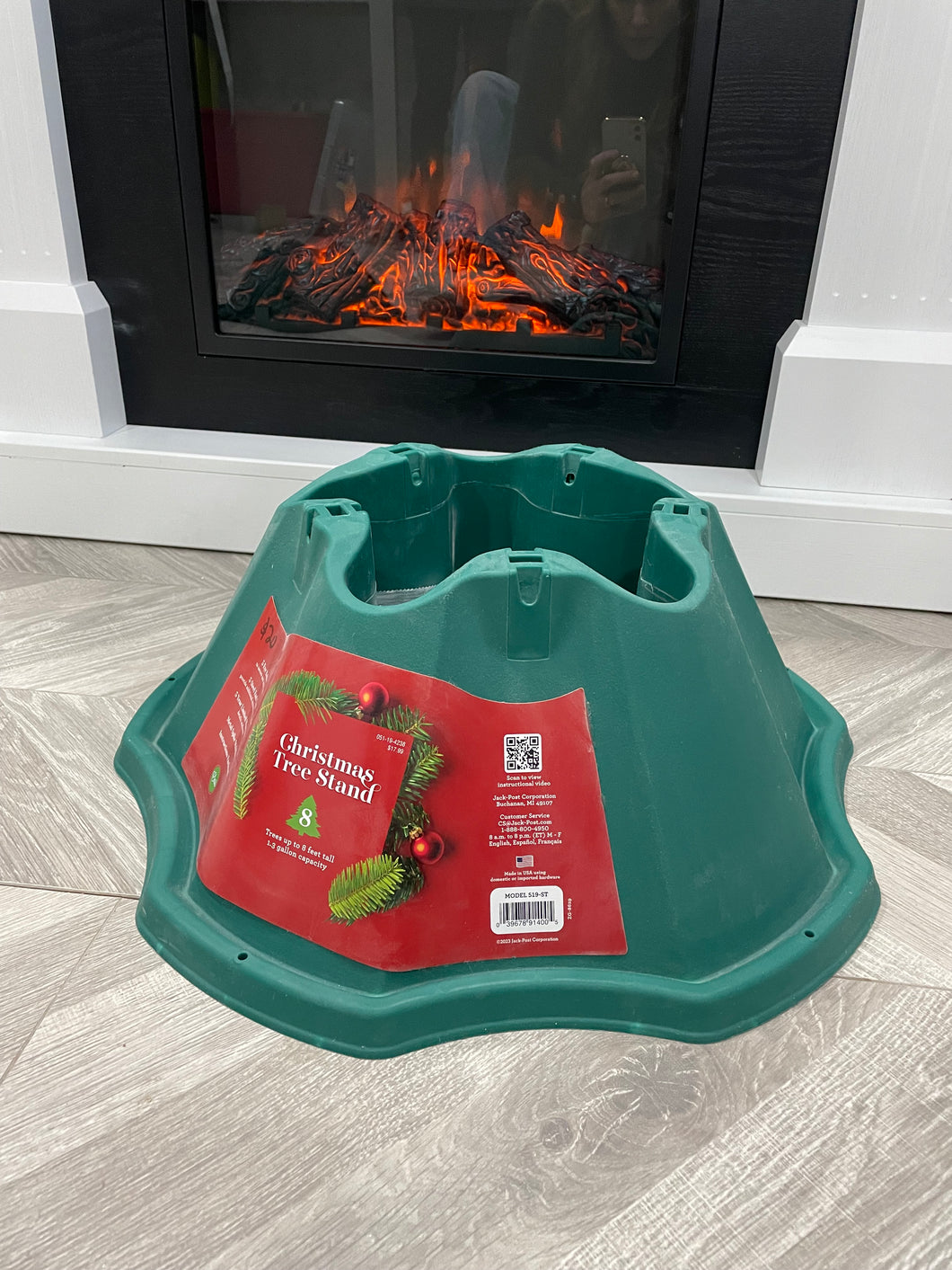 Christmas Tree Stand, Trees up to 8’