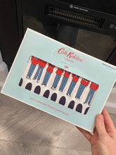 Load image into Gallery viewer, Cath Kidson London 6 PC Queen Sheet Set London Guards