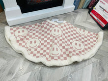 Load image into Gallery viewer, Shabby Chic 50” Tree Skirt