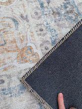 Load image into Gallery viewer, 7&#39;7&quot; x 9&#39;6&quot; Quinn Oriental Flatweave Machine Washable Polyester Performance Rug
