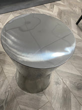 Load image into Gallery viewer, Pacursa End Table