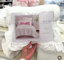 Load image into Gallery viewer, Armoire Collections Coquette Quilt Full/Queen