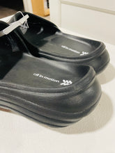 Load image into Gallery viewer, All in Motion Sandals Men’s Size 6