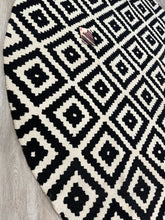 Load image into Gallery viewer, 8&#39; x 10&#39; Black Scandinavia Diamond Oval Area Rug