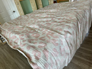 9' x 12' Baby Pink Coraline Leopard Printed Area Rug