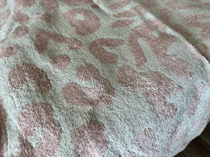 9' x 12' Baby Pink Coraline Leopard Printed Area Rug