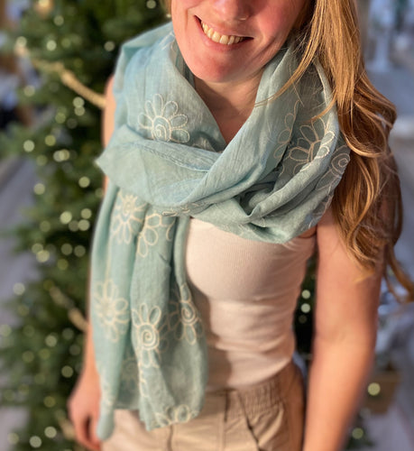 Lili & Maddi Daisy Mint Cream Scarf