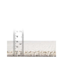 Load image into Gallery viewer, 2&#39;7&quot; x 13’11” Jill Zarin Farmhouse English Manor Wool/Cotton Rug